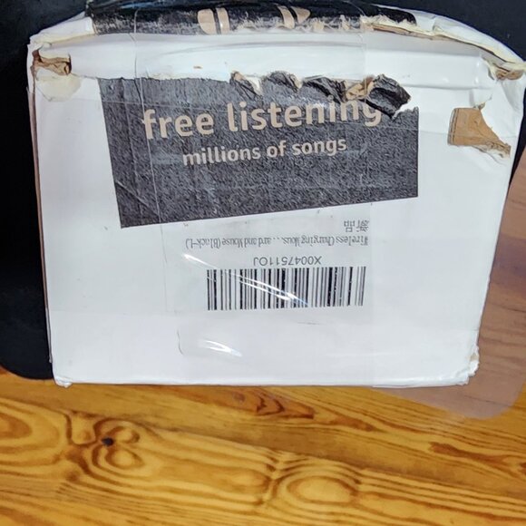 Wireless Charging Desk Pad - Picture 6 of 9